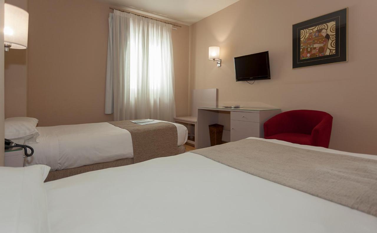Hotel Aacr Museo إشبيلية المظهر الخارجي الصورة